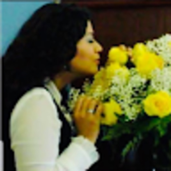 Meet your Posher, Lorena - Picture 1 of 1